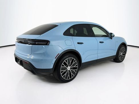Certified 2025 Porsche Macan Electric RWD image 9