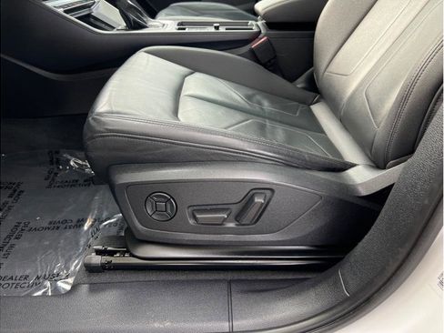 Used 2020 Audi Q3 2.0T Premium Plus w/ Premium Plus Package image 6