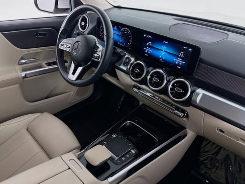Certified 2022 Mercedes-Benz GLB 250 image 17