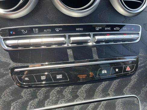 Used 2022 Mercedes-Benz GLC 300 image 24