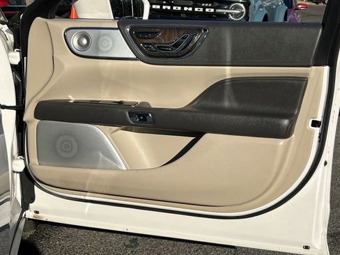 Used 2019 Lincoln Continental Reserve image 10