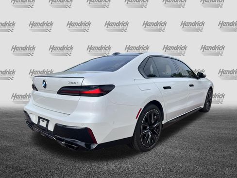 Used 2025 BMW 760i xDrive AWD/4WD image 10