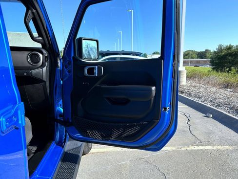 Used 2022 Jeep Wrangler Unlimited Sport AWD/4WD image 16