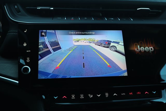 New 2027 Jeep Grand Cherokee Limited RWD image 18