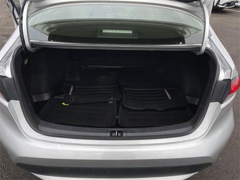 Used 2020 Toyota Corolla LE image 18