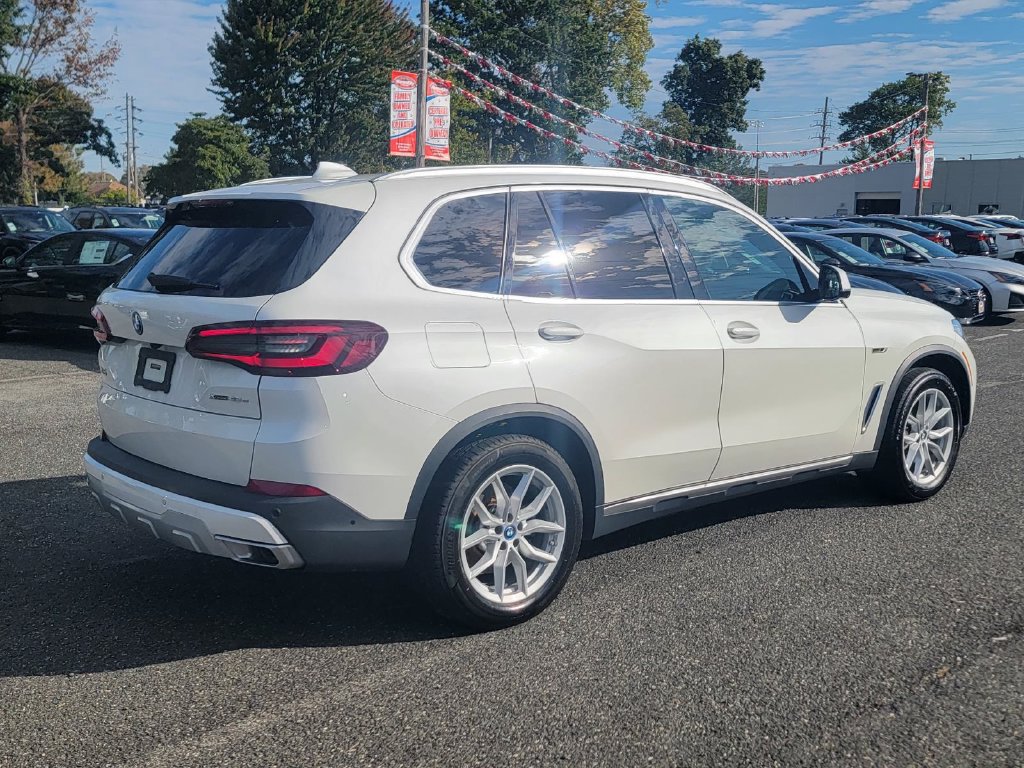 Used 2023 BMW X5 xDrive45e w/ Executive Package AWD/4WD image 9