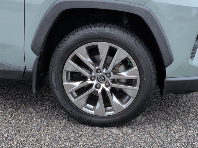 Used 2021 Toyota RAV4 XLE Premium AWD/4WD image 12