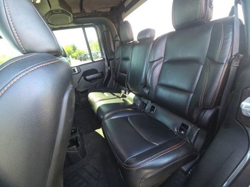 Used 2021 Jeep Gladiator Mojave AWD/4WD image 13