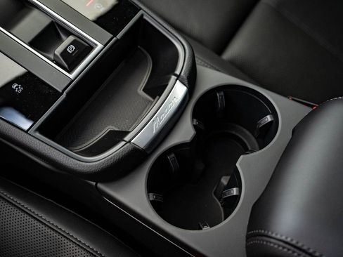 New 2026 Porsche Macan Turbo image 35