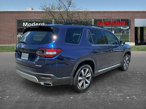 Used 2023 Honda Pilot Touring image 4