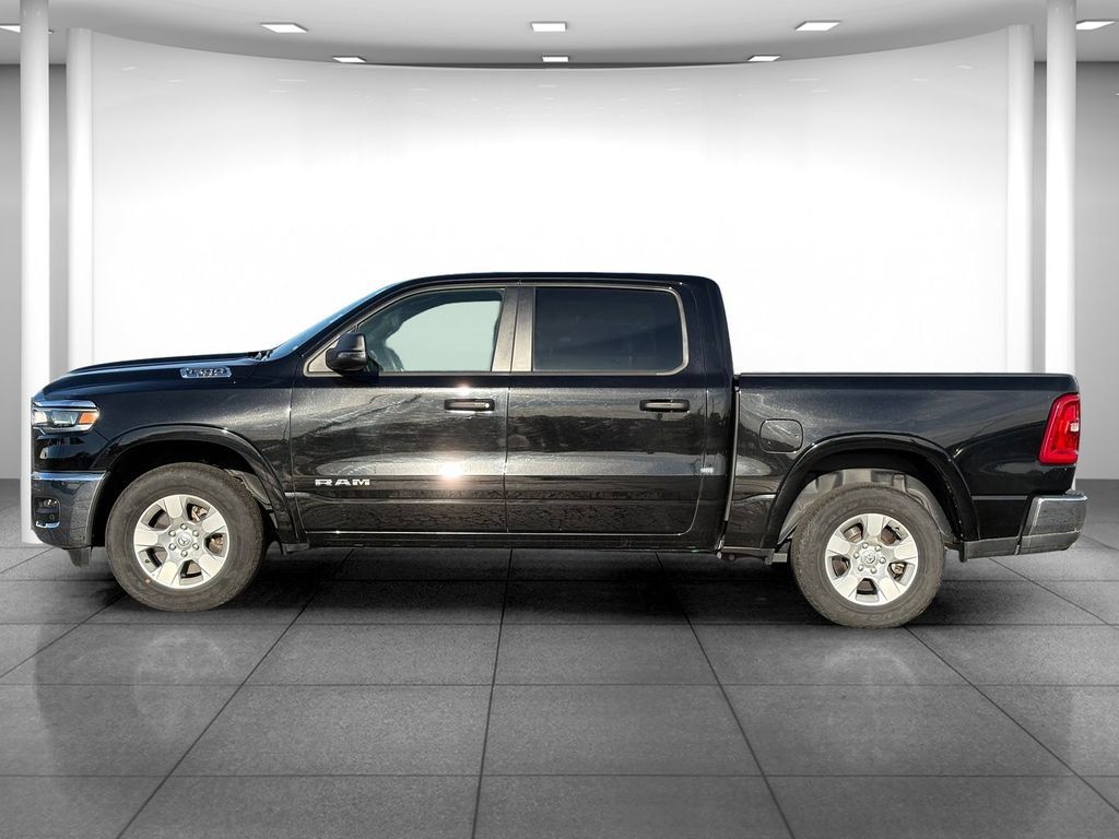 Used 2025 RAM 1500 Big Horn AWD/4WD image 4