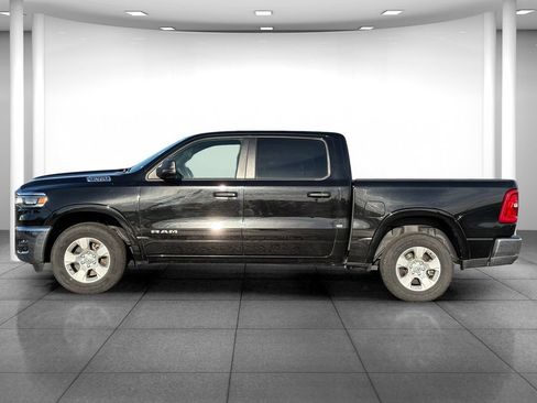 Used 2025 RAM 1500 Big Horn AWD/4WD image 4