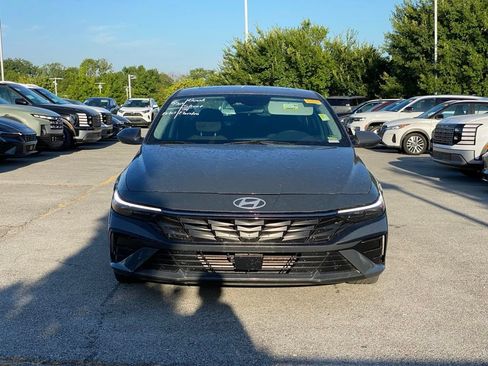 Used 2024 Hyundai Elantra SEL FWD image 2