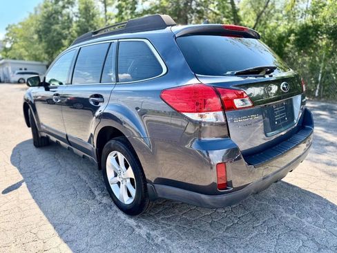 Used 2013 Subaru Outback 2.5i Limited AWD/4WD image 3