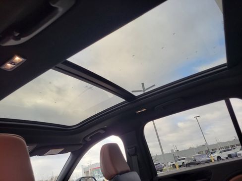 Certified 2023 Lincoln Aviator Reserve w/ Equipment Group 201A image 6