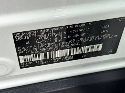 Used 2021 Toyota RAV4 LE AWD/4WD image 54