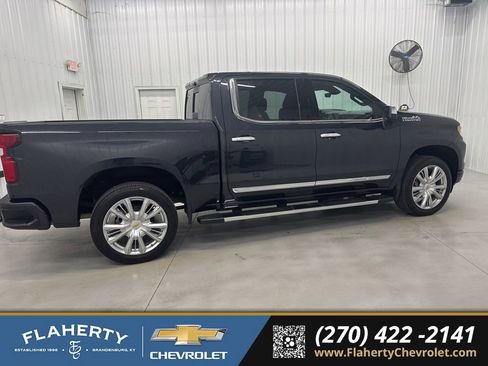 Used 2024 Chevrolet Silverado 1500 High Country w/ Technology Package image 2