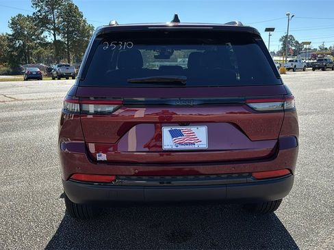 New 2025 Jeep Grand Cherokee Altitude image 7