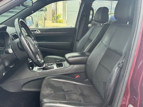 Used 2019 Jeep Grand Cherokee Laredo w/ Laredo X Package AWD/4WD image 13