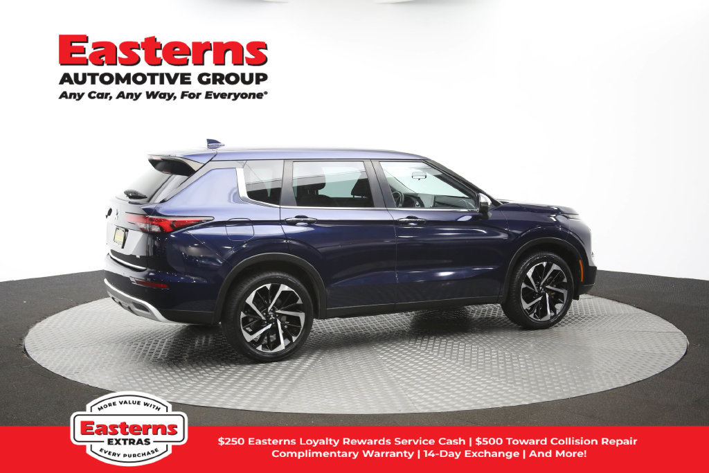 Used 2023 Mitsubishi Outlander SE AWD/4WD image 44