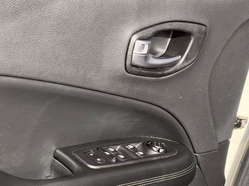 Used 2021 Jeep Compass Latitude w/ Sun and Sound Group image 23