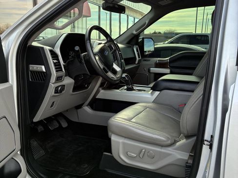 Used 2017 Ford F150 Lariat image 2