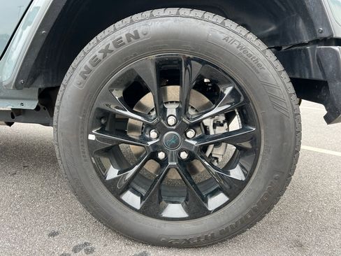 Used 2025 Jeep Wrangler Sahara w/ Safety Group image 19