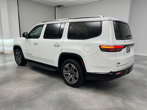 Used 2024 Jeep Wagoneer Series II w/ Flexible Seating Group RWD image 6