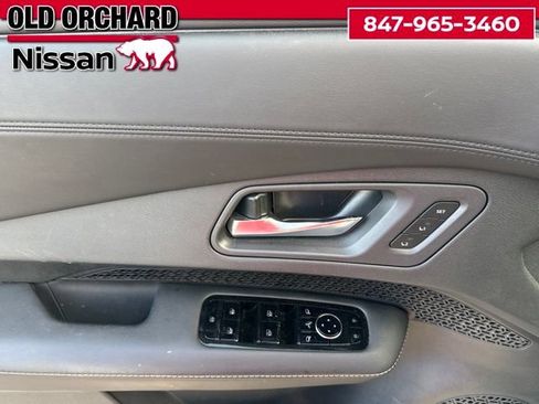 Used 2024 Nissan Ariya AWD image 9