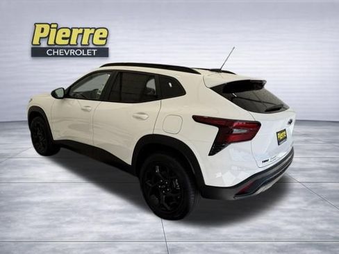 New 2026 Chevrolet Trax LT w/ Driver Confidence Package FWD image 2