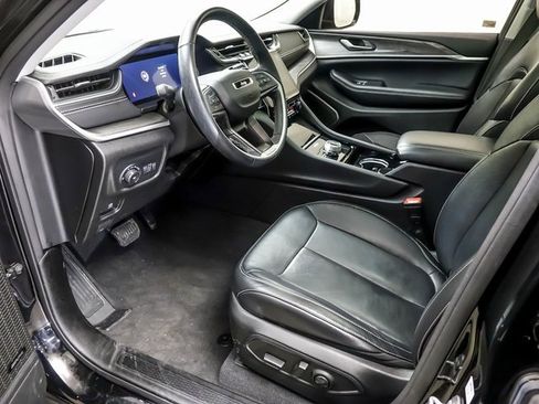 Used 2022 Jeep Grand Cherokee Limited image 10