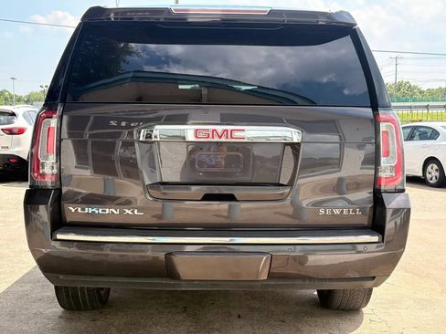 Used 2016 GMC Yukon XL Denali w/ Open Road Package AWD/4WD image 4
