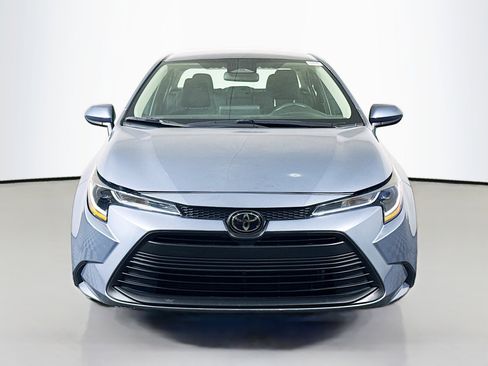 Used 2024 Toyota Corolla LE image 2