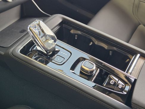 Used 2025 Volvo XC90 T8 Plus w/ Protection Package Premier image 26