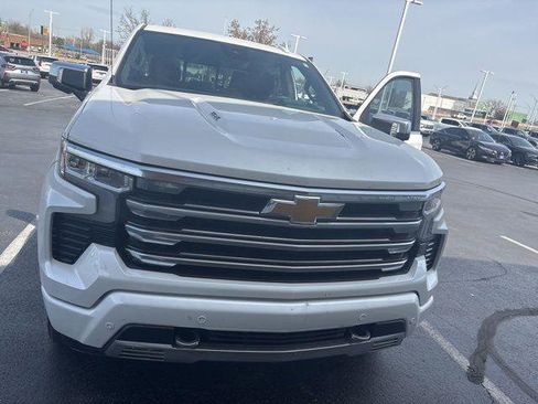 Used 2024 Chevrolet Silverado 1500 High Country image 14