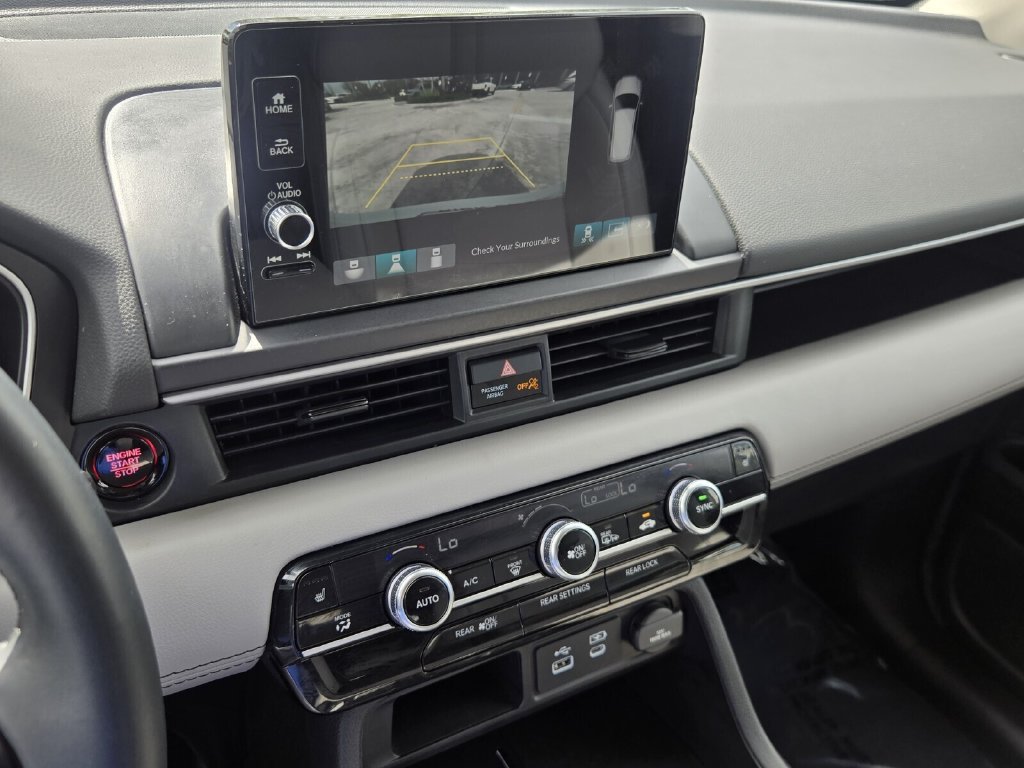 Certified 2025 Honda Pilot Touring image 23
