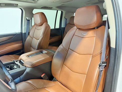 Used 2016 Cadillac Escalade ESV Premium image 30