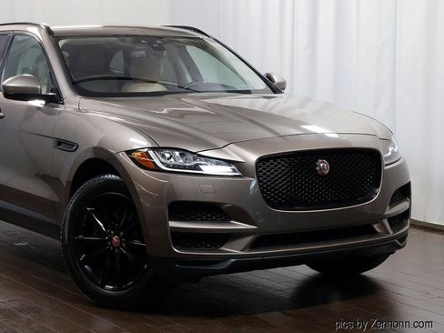 Used 2017 Jaguar F-PACE Prestige AWD/4WD image 2