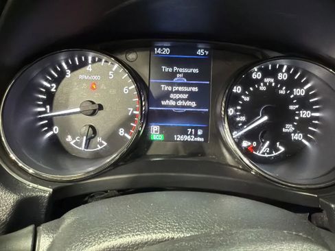 Used 2019 Nissan Rogue SV AWD/4WD image 16