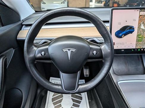 Used 2021 Tesla Model Y Long Range AWD/4WD image 19