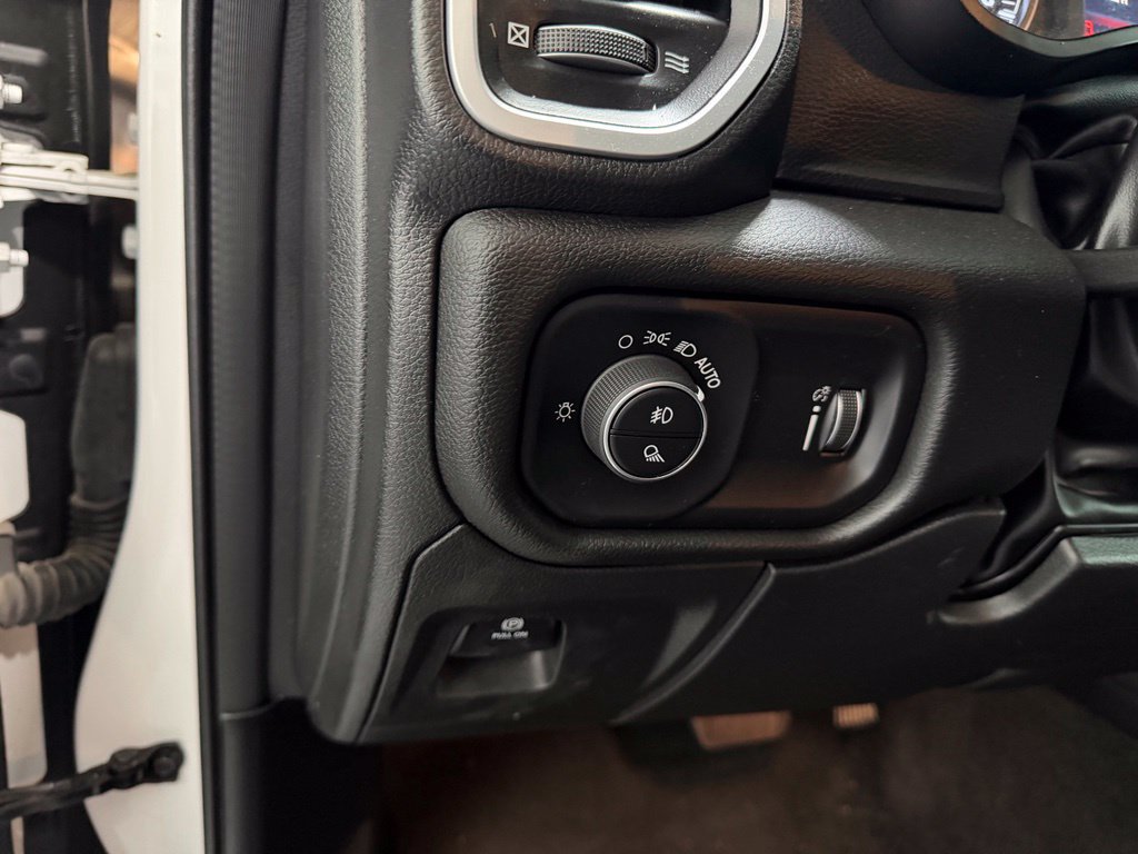 Used 2023 RAM 1500 Big Horn AWD/4WD image 7