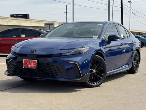 Used 2026 Toyota Camry SE image 2