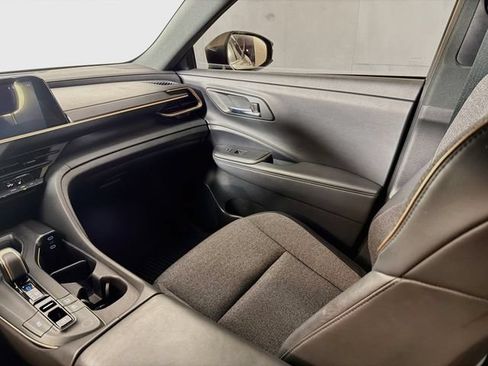 Used 2023 Toyota Crown AWD/4WD image 29