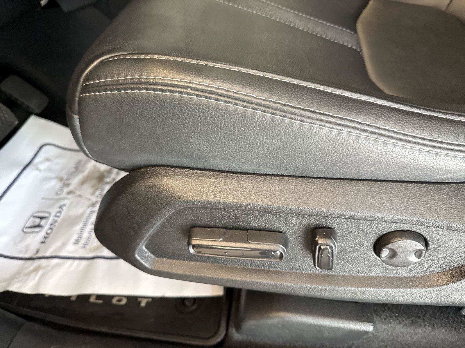 Used 2025 Honda Pilot EX-L image 14