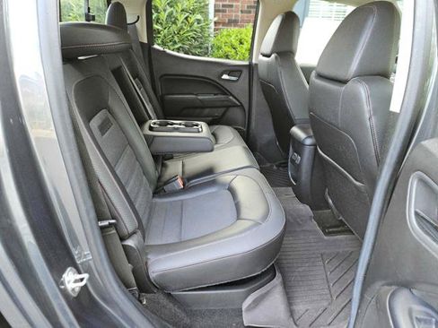 Used 2016 GMC Canyon SLE w/ All Terrain Package AWD/4WD image 32