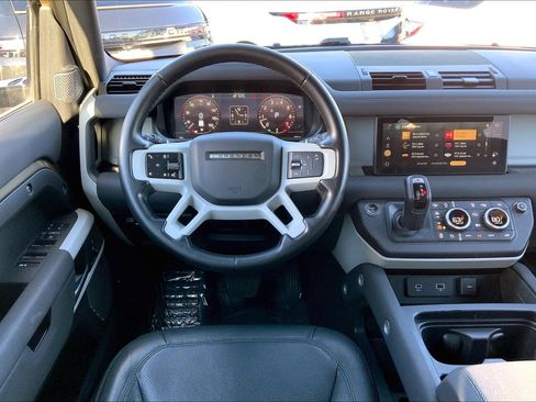 Used 2023 Land Rover Defender 110 S image 5