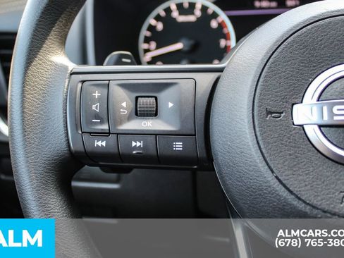 Used 2024 Nissan Rogue S FWD image 25