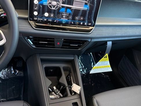 New 2026 Volkswagen Tiguan SE AWD/4WD image 25