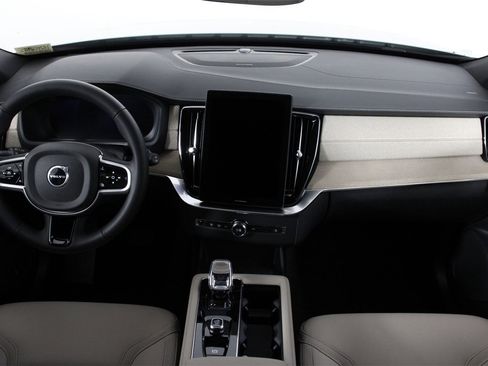 New 2026 Volvo XC90 B5 Plus image 5