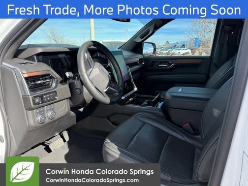 Used 2025 GMC Yukon XL Denali image 8
